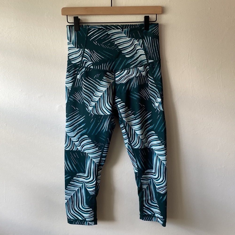 Zella botanical print green teal athletic crop pants size S - Picture 6 of 7